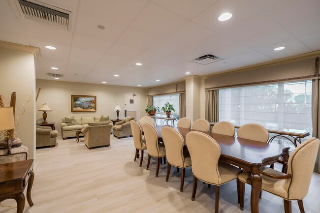 Building Photo - 4301 N Ocean Blvd