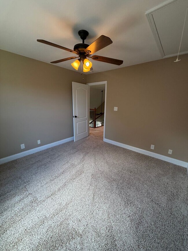 Building Photo - 266 Turnberry Circle