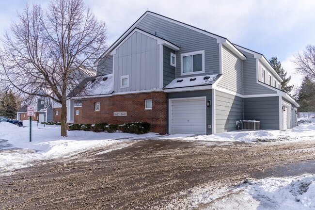 Building Photo - Columbine Townhomes