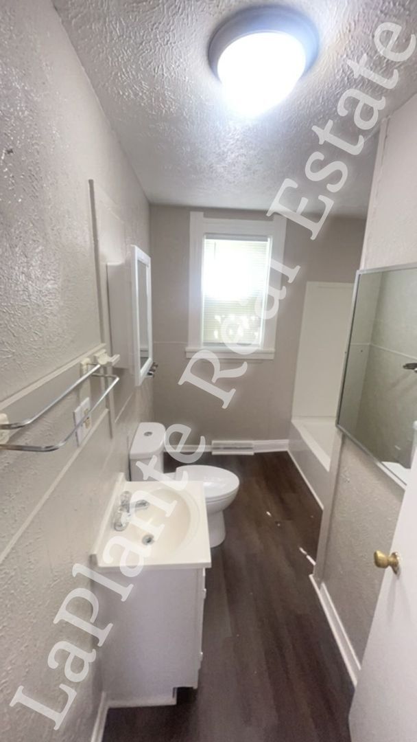 Building Photo - Charming and cozy 3-Bedroom Home with Fenced Yard