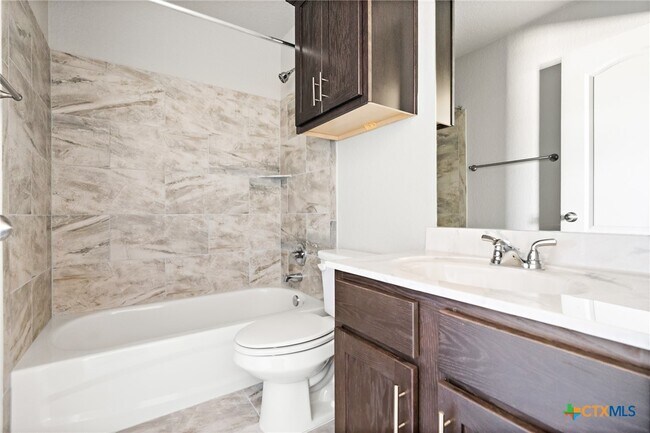 Building Photo - 103 Lost Trl