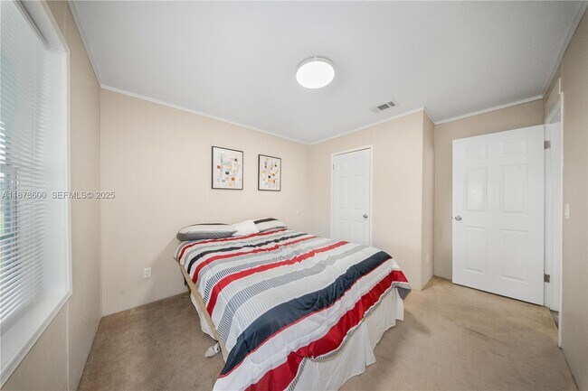 Building Photo - 755 N Quebrada St