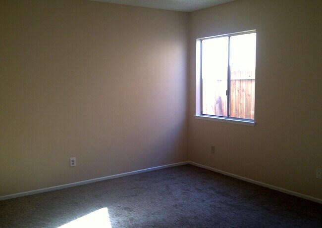 Building Photo - 4277 Noyer Ln