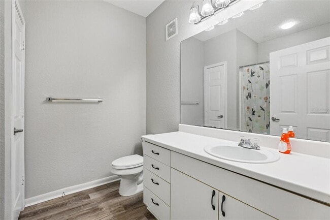 Building Photo - 860 N Orange Ave