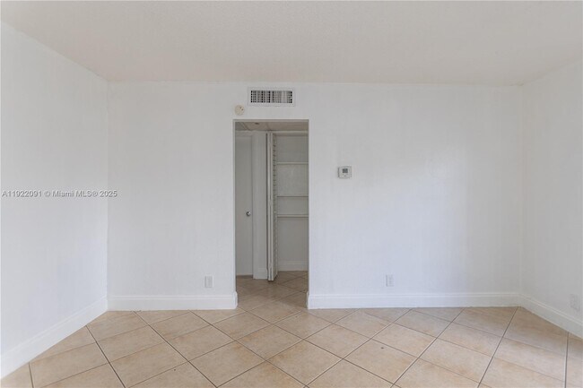 Building Photo - 4415 Treehouse Ln