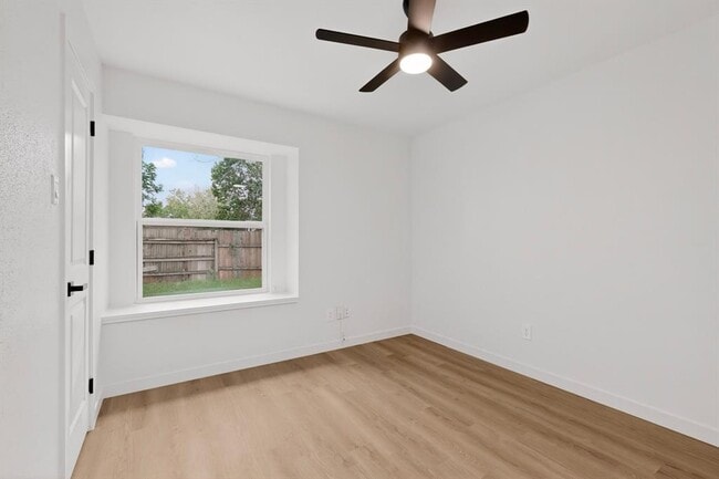 Building Photo - 14305 Vandever St