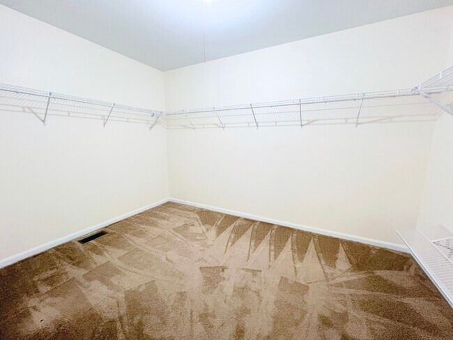 Building Photo - 2006 Aspen Dr