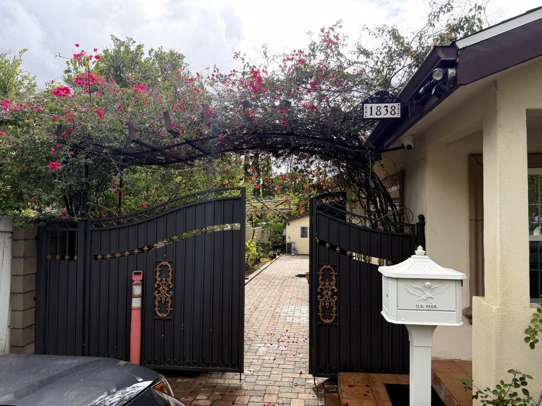 Building Photo - 1838 Glenwood Rd