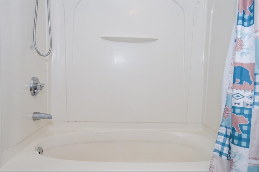 Building Photo - 139 S Main St