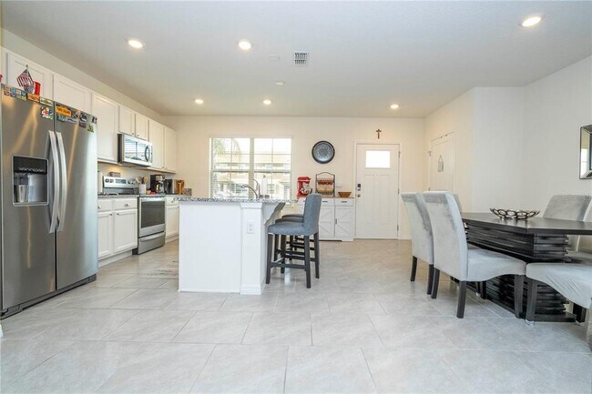 Building Photo - 12032 Holystone St