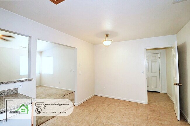 Building Photo - 22375 Rio Alto Dr