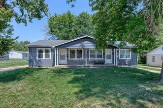 Building Photo - 602 SE 5th St