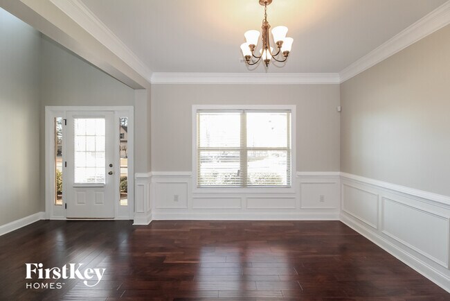 Building Photo - 1810 Cedar Oaks Ln
