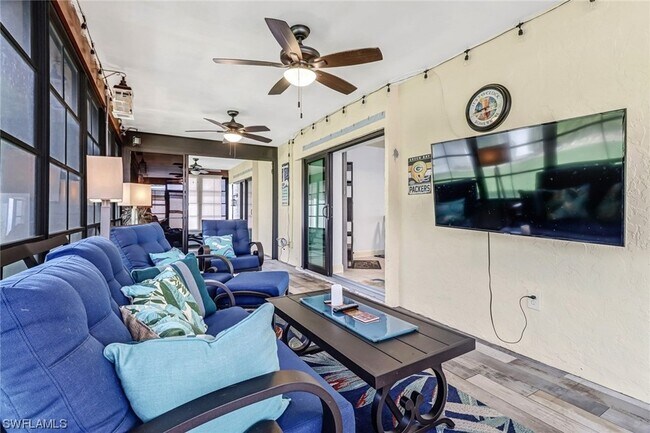 Building Photo - 69 7th St