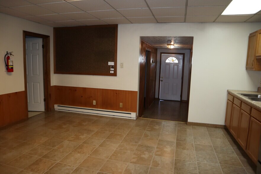 Building Photo - 442 3rd St