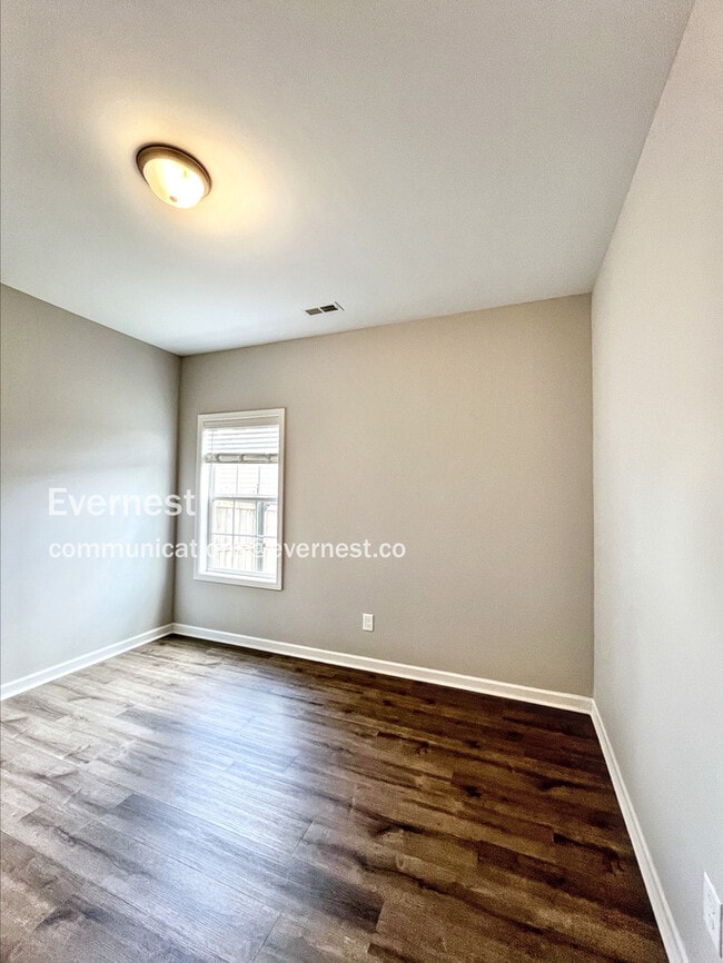 Building Photo - 1409 Pipeline Ave