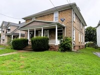 Building Photo - 83 Tripp St