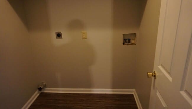 Building Photo - Adorable home conveniently located