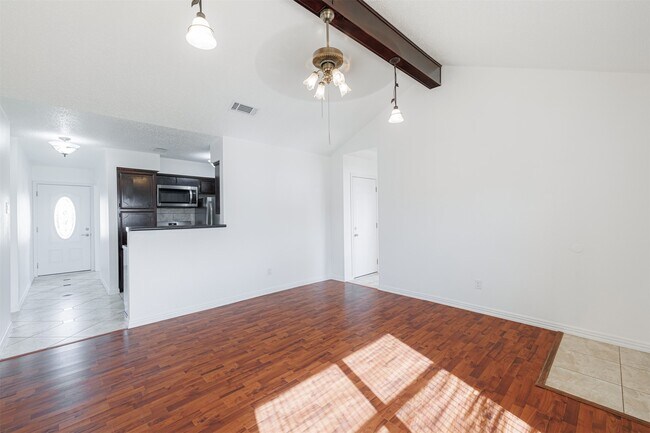 Building Photo - 1615 Junker St