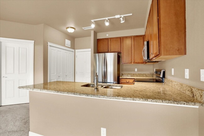 Building Photo - (11RO#401) Clocktower Condo - 1 bedroom, 1 bath.