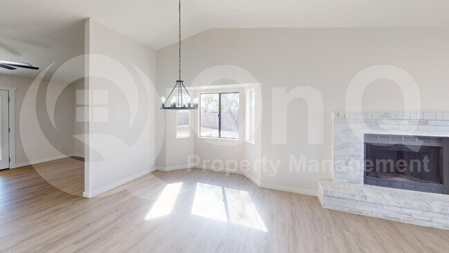Building Photo - 1826 W Holland Dr