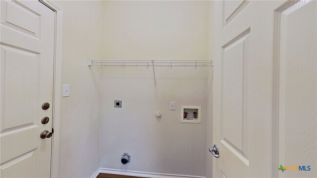 Building Photo - 308 Rinehardt St