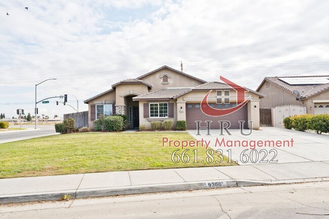 Building Photo - SW-Bakersfield  features 4 bed 2 bath with...