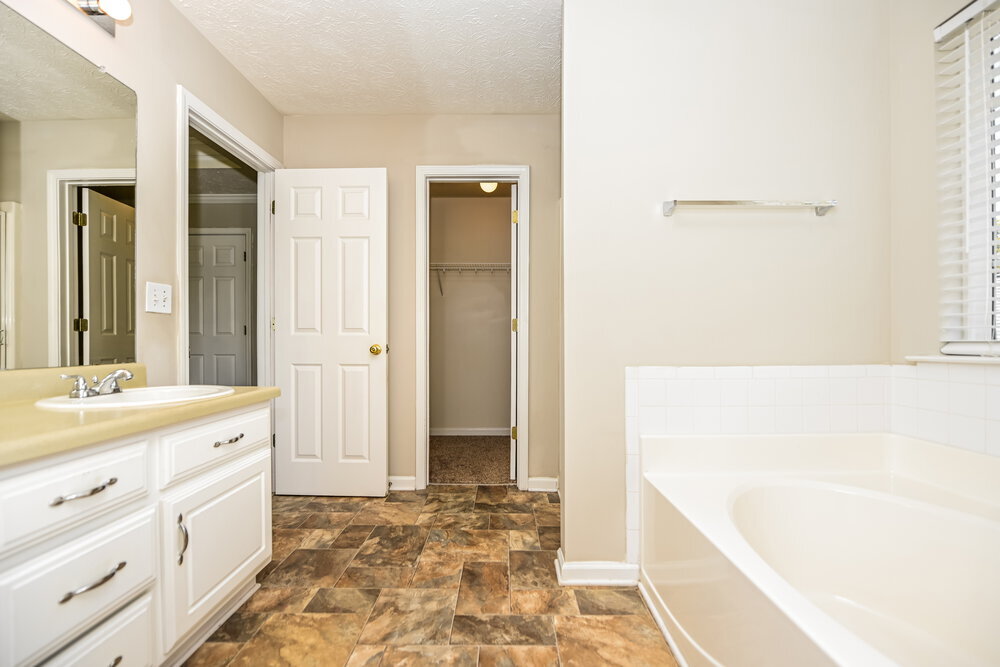 Building Photo - 1309 Kent Manor