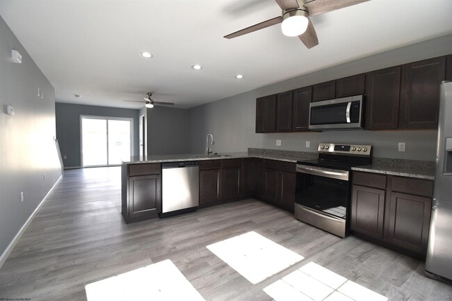 Building Photo - 822 Puzzle Pl