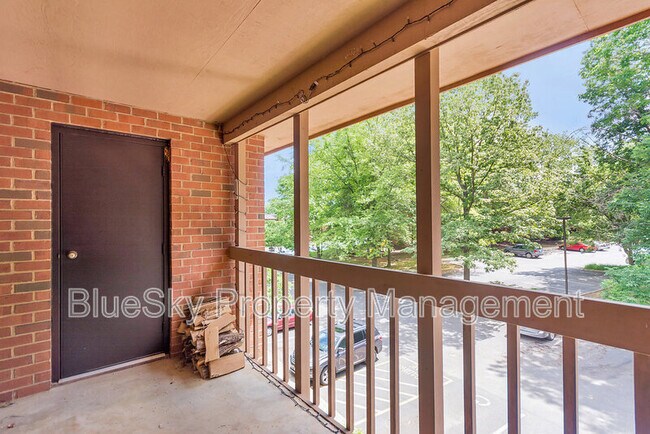 Building Photo - 112-12 Turtle Creek Rd