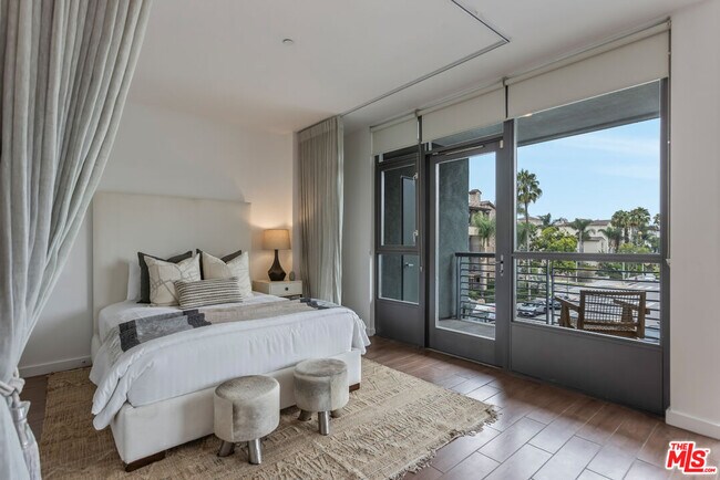 Building Photo - 13045 Pacific Promenade