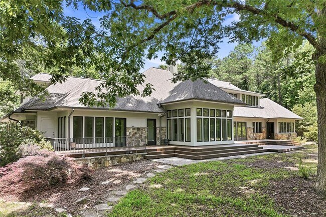 Building Photo - 3735 Smithtown Rd
