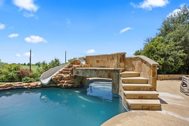 Building Photo - 2624 University Club Dr