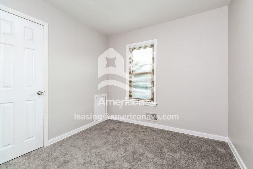 Building Photo - 1753 N Main St