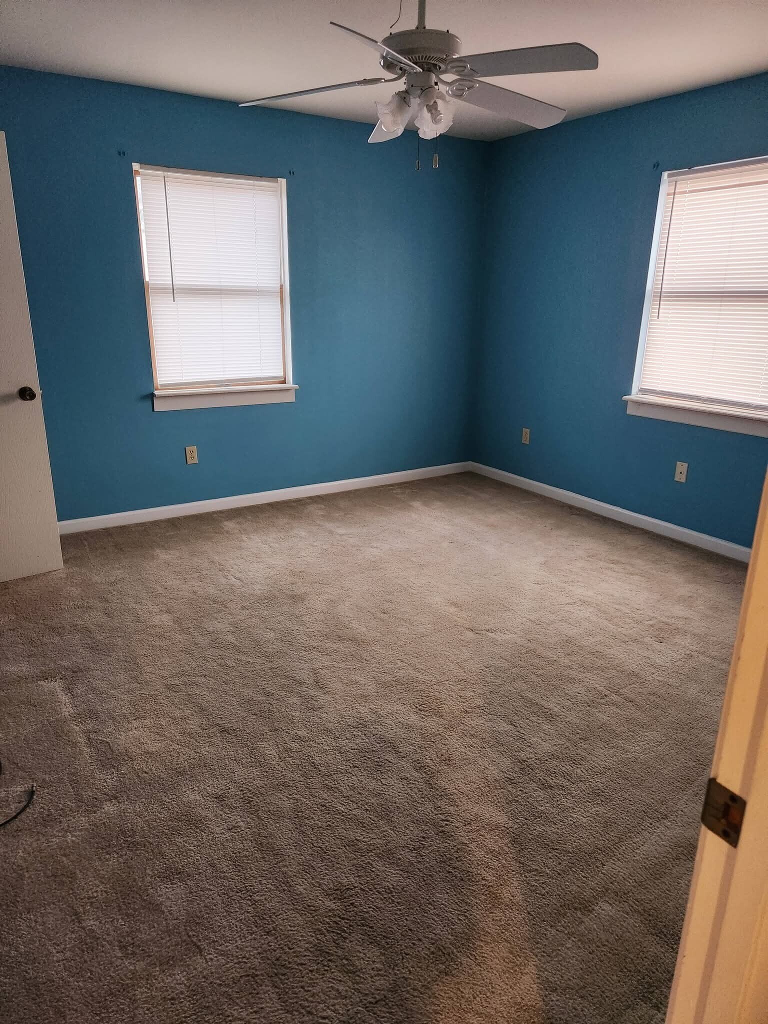 Building Photo - 702 Clearview Dr