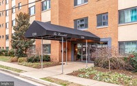 Building Photo - 1200 S Arlington Ridge Rd
