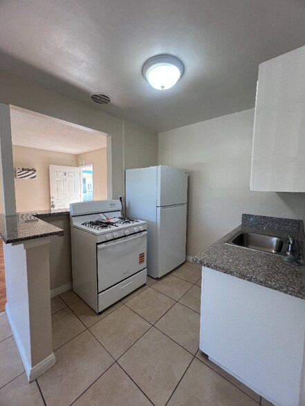 Building Photo - 10932 Palma Vista Ave