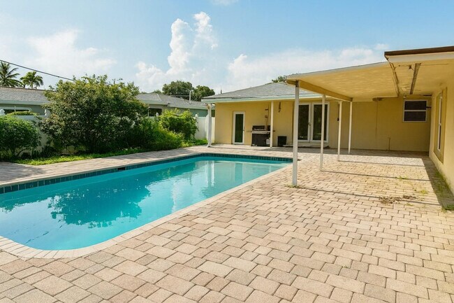 Building Photo - 1260 SW 32nd St