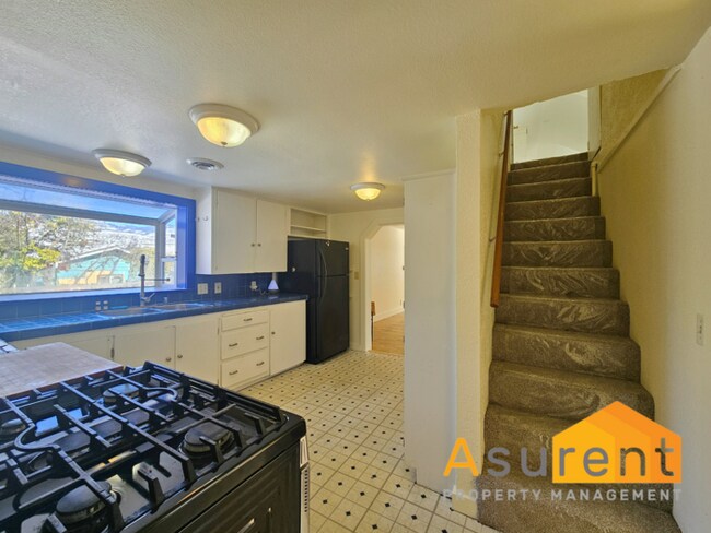 Building Photo - Charming 2-bedroom 1-bathroom home with a bonus room