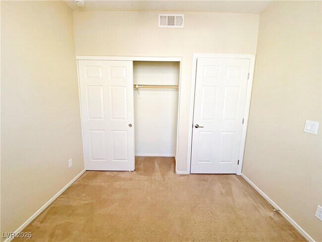 Building Photo - 50 Aura de Blanco St