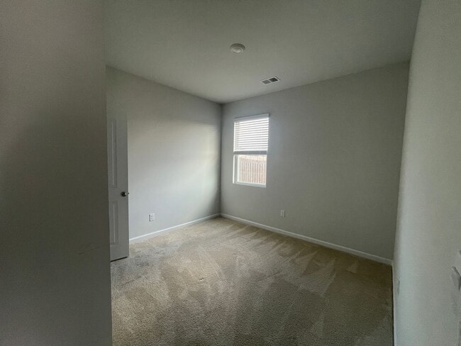 Building Photo - 4 Bed, 2 Bath New Build