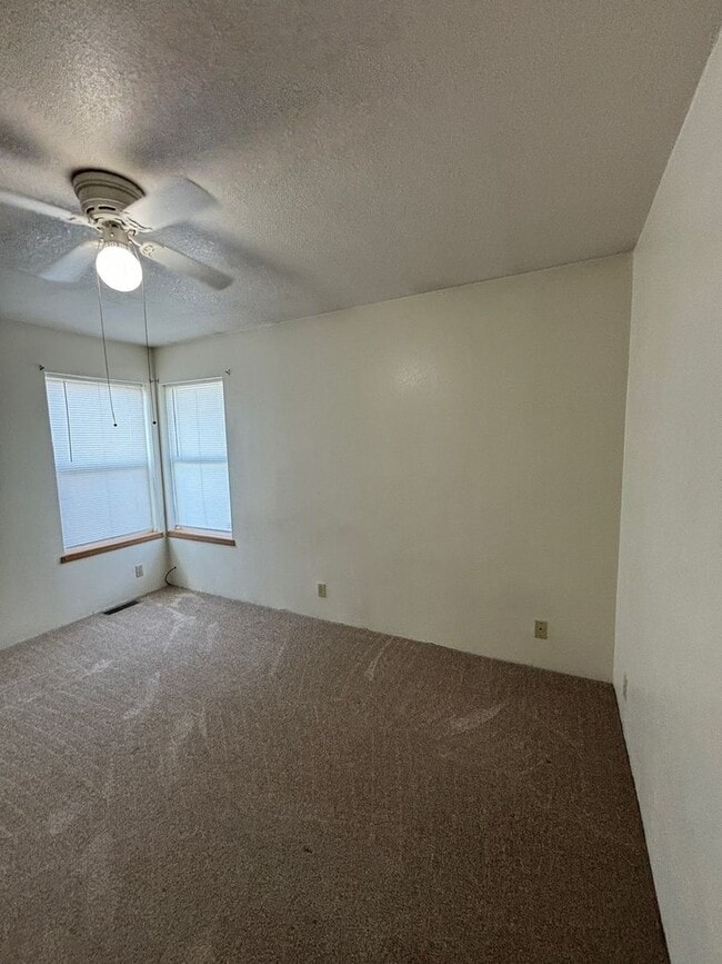 Building Photo - 2307 E O Ct