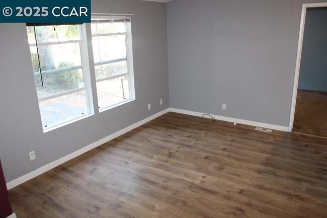 Building Photo - 5266 Sunset Dr