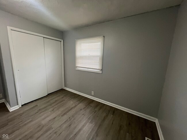 Building Photo - 1919 S Keystone Ave