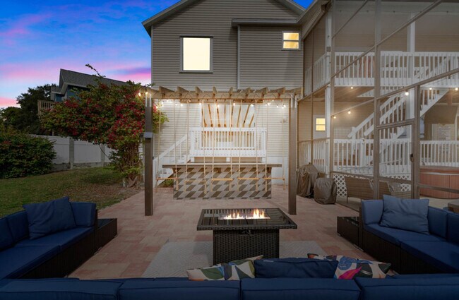 Building Photo - 12692 Pineway Dr