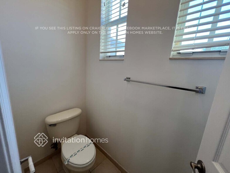 Building Photo - 6889 Julia Gardens Dr