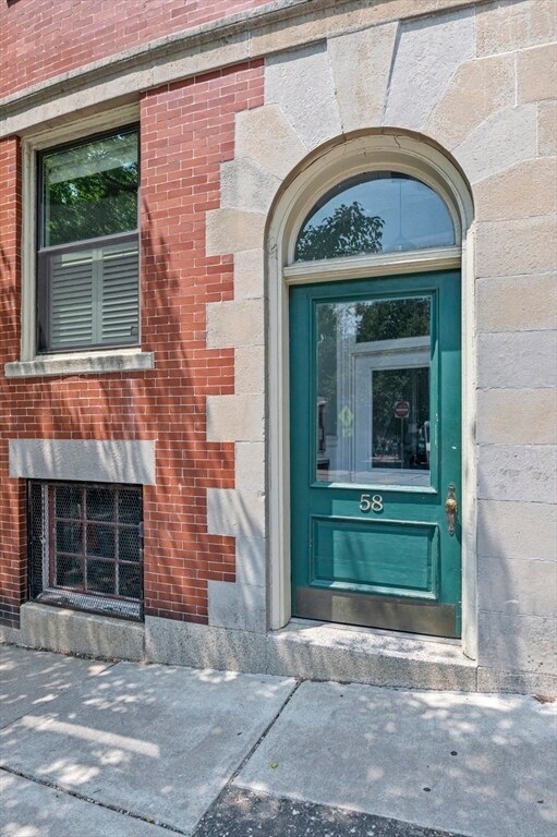 Building Photo - 58 Winthrop St