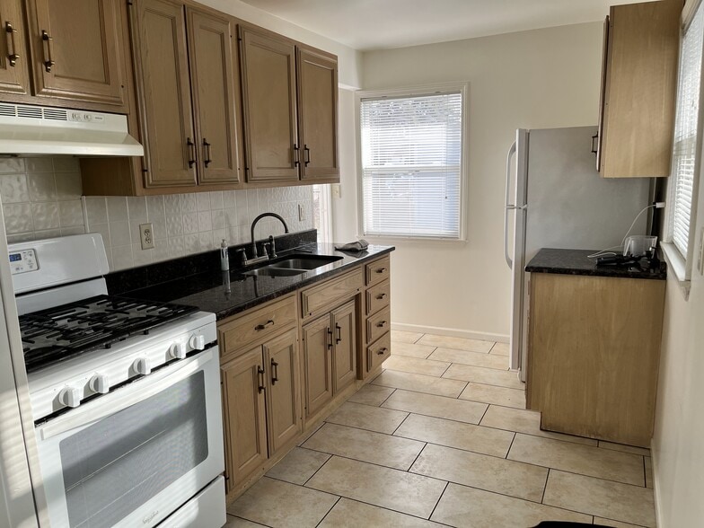 Kitchen - 920 Spruce Street