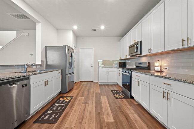 Building Photo - 632 Pepperbark Loop