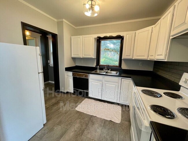 Building Photo - 5348 London Rd